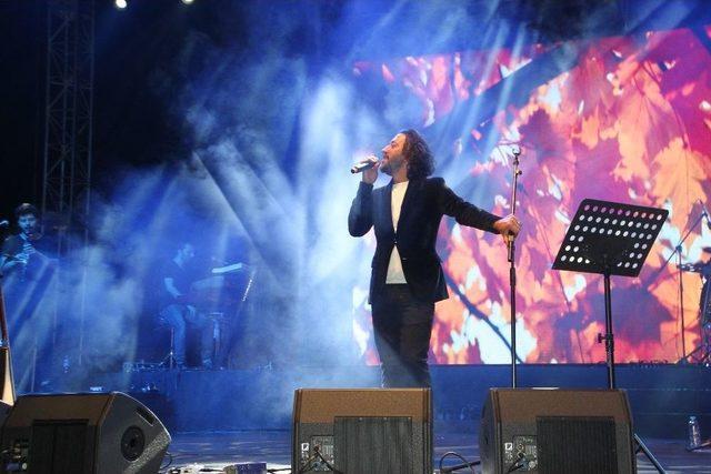 Fettah Can’dan Muhteşem Konser