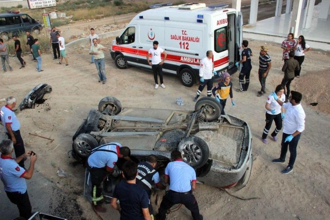 Otomobil Takla Attı: 2 &Ouml;l&uuml;, 3 Yaralı