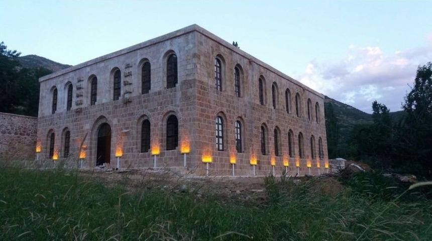 Kayme Sarayı Muhteşem G&ouml;r&uuml;nt&uuml;s&uuml; İle G&ouml;z Kamaştırdı