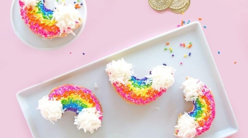 &Ccedil;ocuklar G&ouml;kkuşağı Donut Tarifine Bayılacak! 