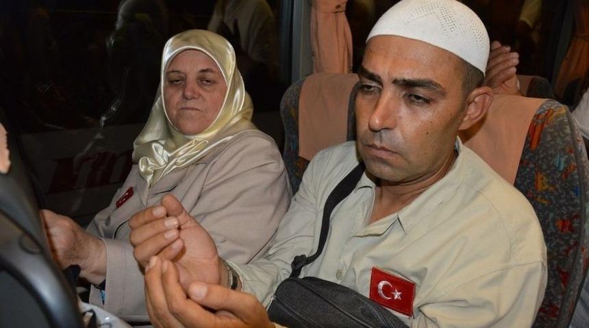 Manisalı Hacı Adayları Dualarla Uğurlandı