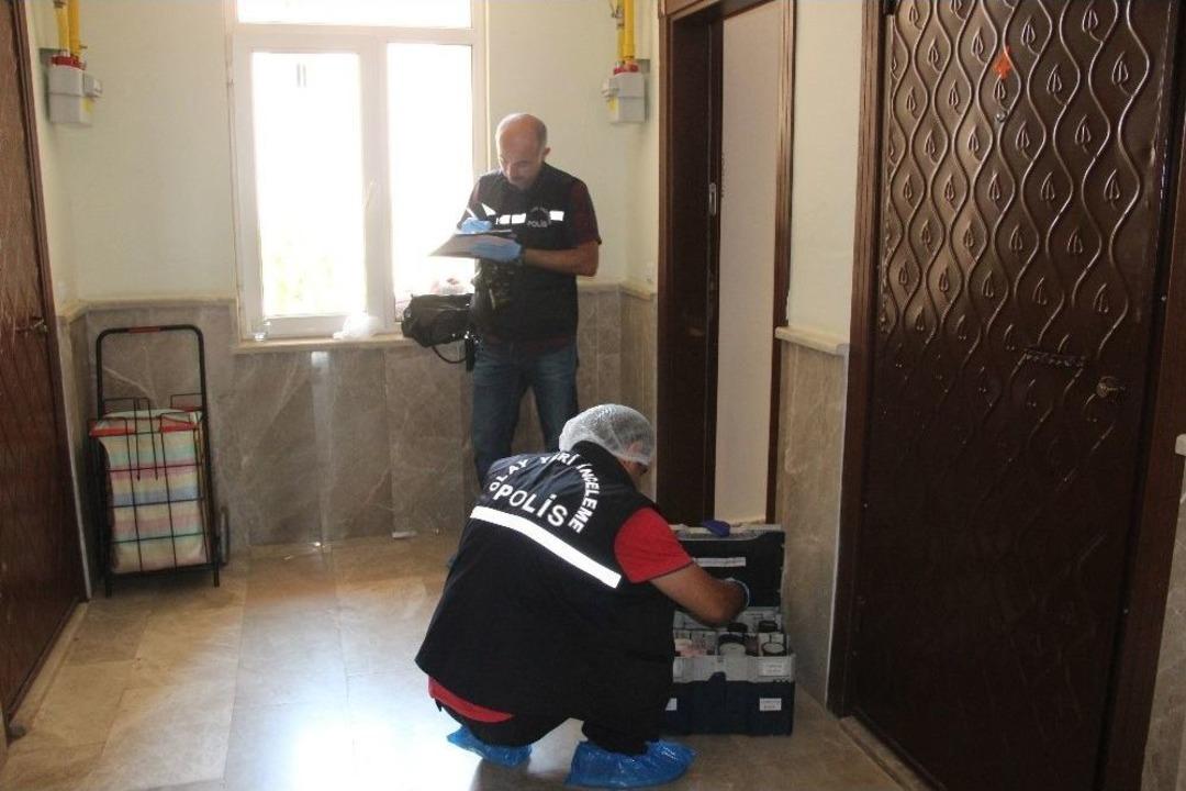 Karaman&rsquo;da 1 &Ccedil;ocuk Annesi Kadın Evinde &Ouml;l&uuml; Bulundu