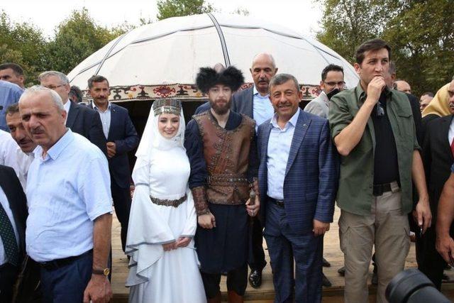 Recep Akdağ’ın Oğlu, Oba Düğünüyle Evlendi