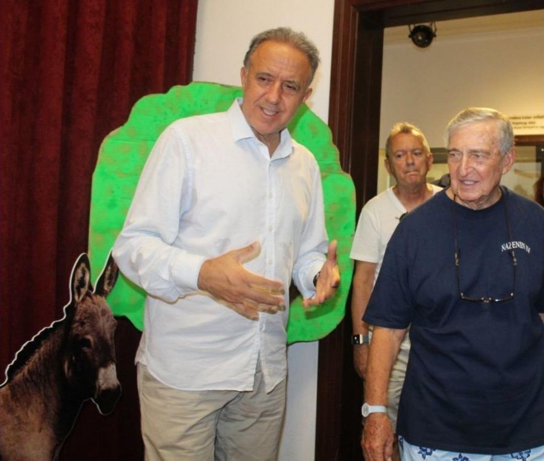 Rahmi Ko&ccedil; Kuşadası&rsquo;nı Gezdi