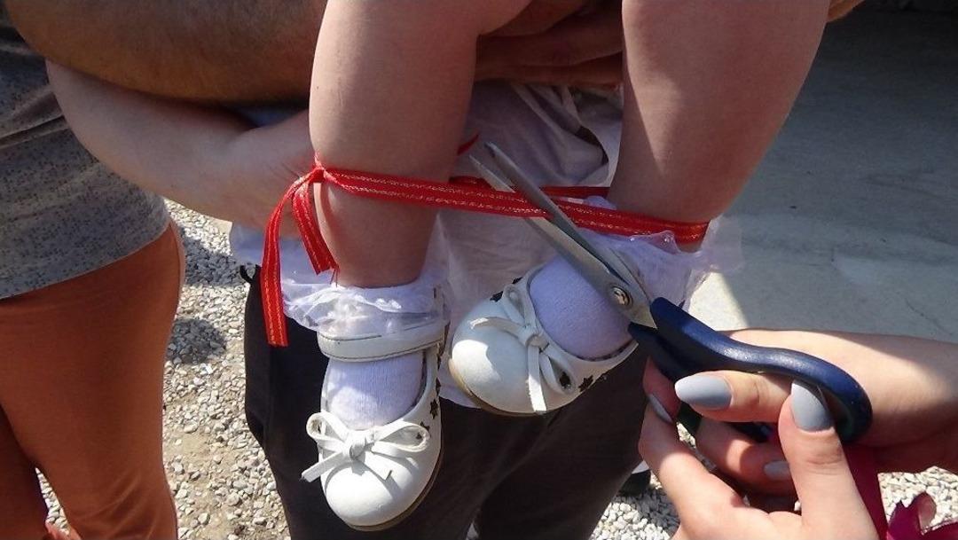 Bu K&ouml;yde Her &Ccedil;ocuğa &ldquo;k&ouml;stek&rdquo; Kesiliyor