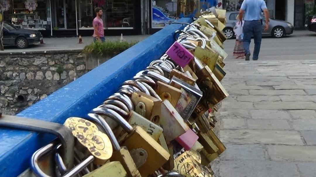 (&ouml;zel) Avrupa&rsquo;nın G&ouml;beğinde Asma Kilit &Ccedil;ılgınlığı