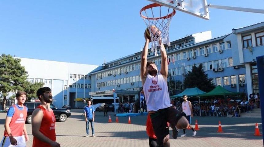 Bingöl’de Sokak Basketboluna Yoğun İlgi