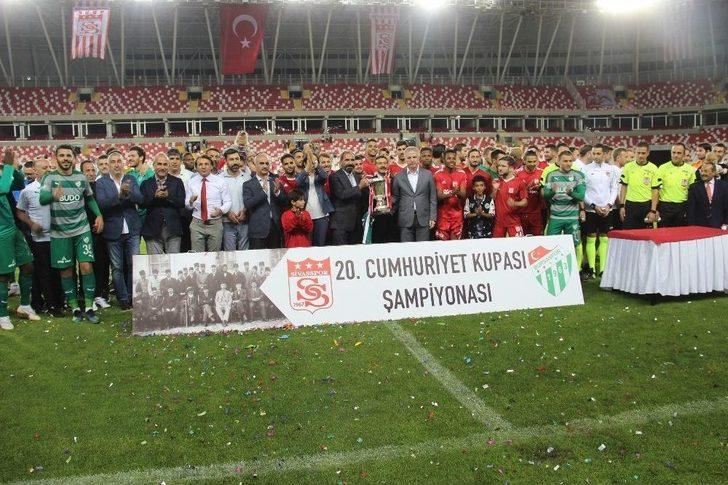 Cumhuriyet Kupası’nı Demir Grup Sivasspor Kazandı G1