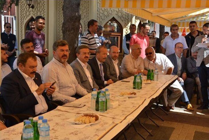 Ak Parti Afyonkarahisar Heyeti, İlçelerin Sorunlarını Dinliyor G4