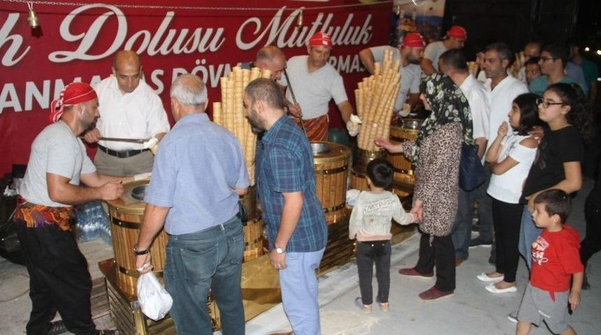 Elazığ&rsquo;da 2 Tona Yakın Maraş Dondurması Dağıtıldı