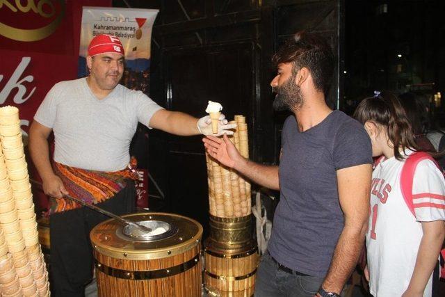 Elazığ’da 2 Tona Yakın Maraş Dondurması Dağıtıldı