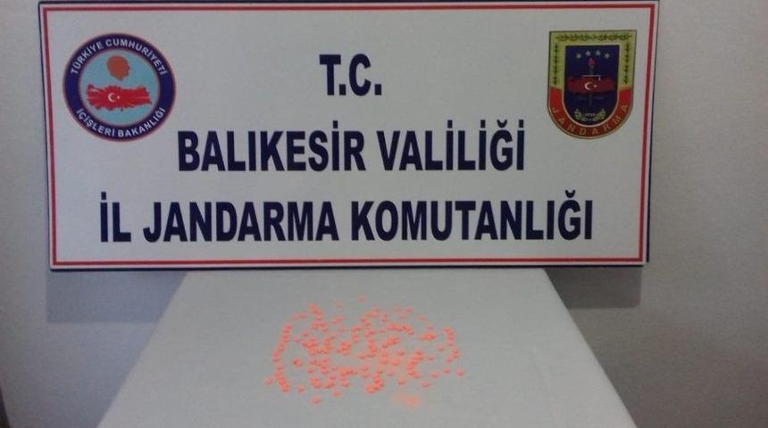 G&ouml;zl&uuml;k Kabında Uyuşturucu Hap Ele Ge&ccedil;irildi