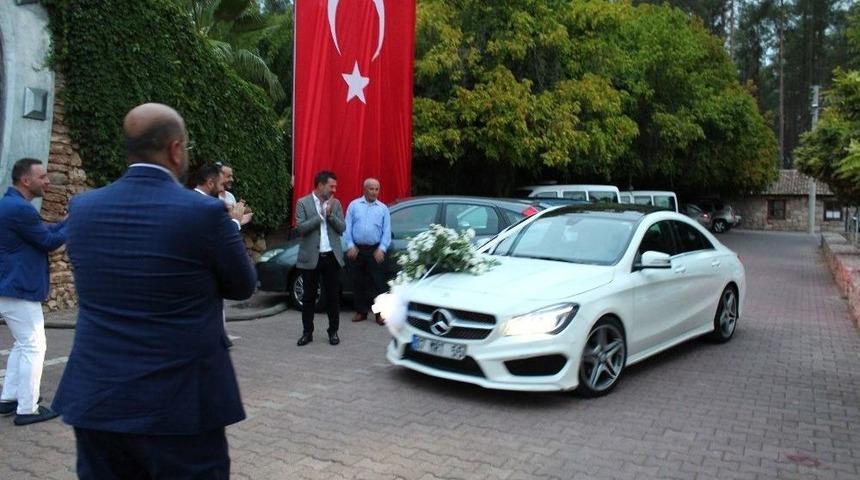 Antalya&rsquo;da D&uuml;ğ&uuml;n Takılarına Nafaka Haczi