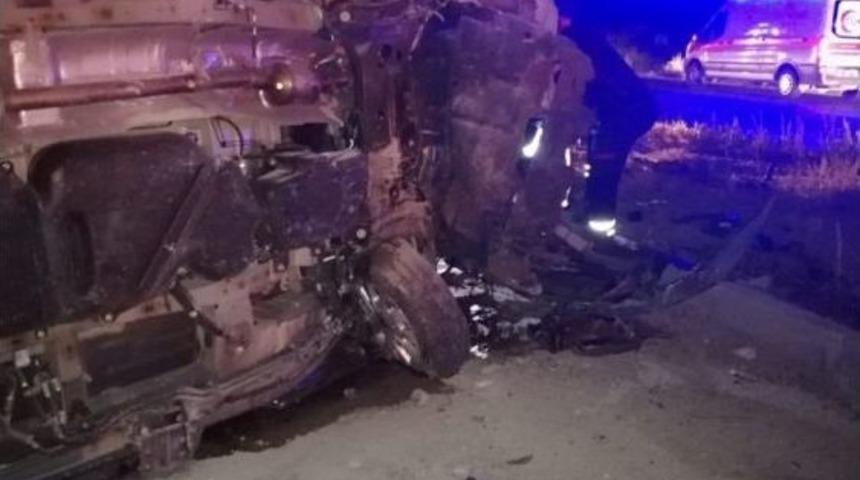 Konya&rsquo;da Minib&uuml;s Devrildi: 2 &Ouml;l&uuml;, 5 Yaralı