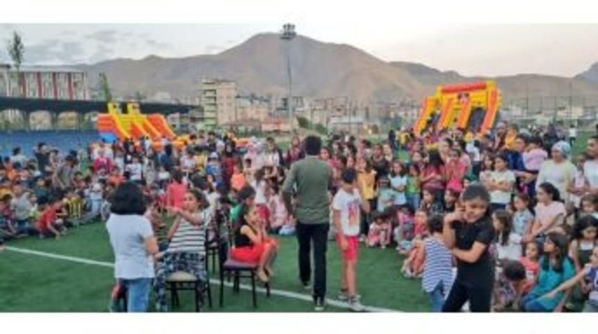 Hakkarili &Ccedil;ocuklar G&ouml;n&uuml;llerince Eğlendi