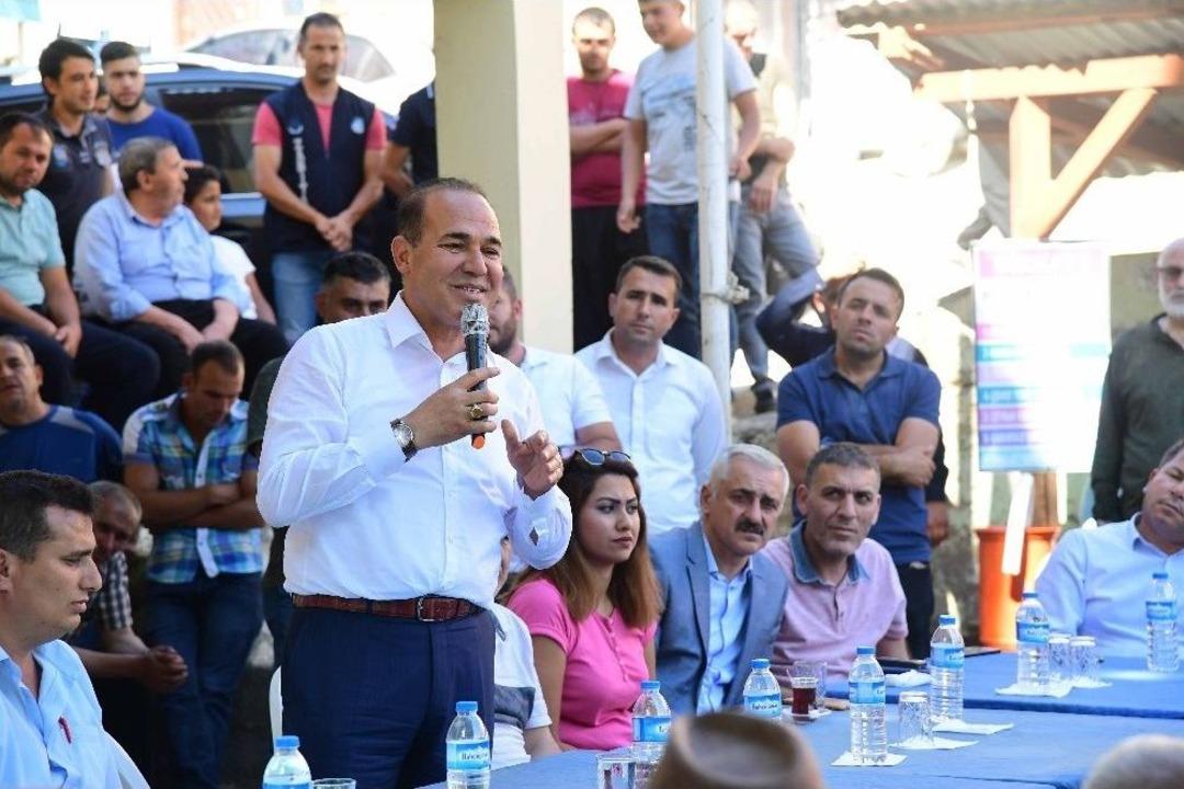 Başkan S&ouml;zl&uuml; İl&ccedil;elerde Vatandaşlarla Bayramlaştı