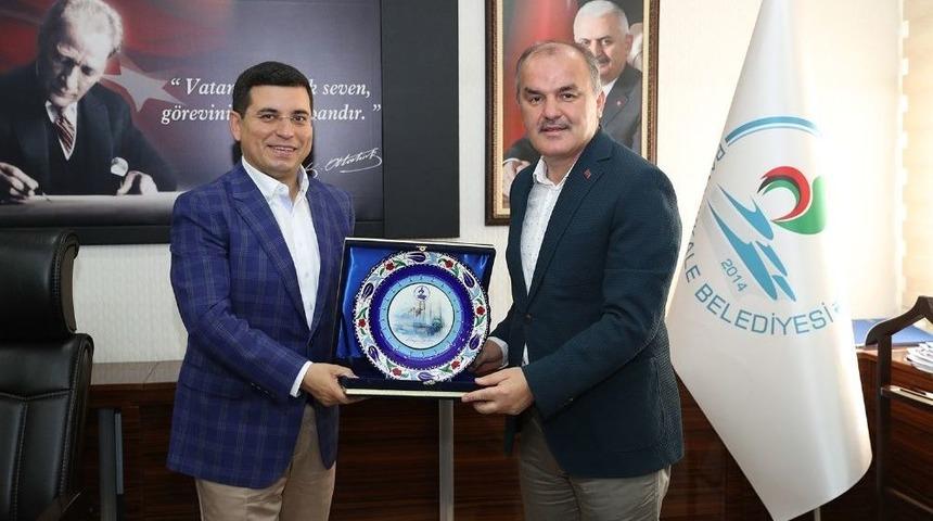 Akdeniz Belediyeler Birliği Başkanı T&uuml;t&uuml;nc&uuml;, Başkan G&uuml;rlesin&rsquo;i Ziyaret Etti