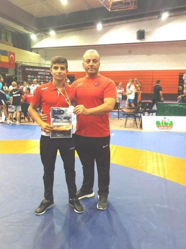 Kayseri Şekersporlu Milli Güreşçi Balkan Şampiyonu Oldu