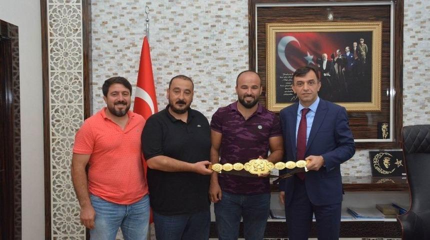 Başpehlivan Okulu&rsquo;dan, Emniyet M&uuml;d&uuml;r&uuml; Ulucan&rsquo;a Ziyaret