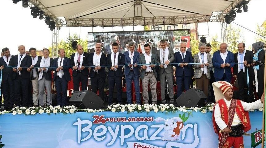 Ankara B&uuml;y&uuml;kşehir Belediye Başkanı Tuna, Uluslararası Beypazarı Festivali&rsquo;ne Katıldı