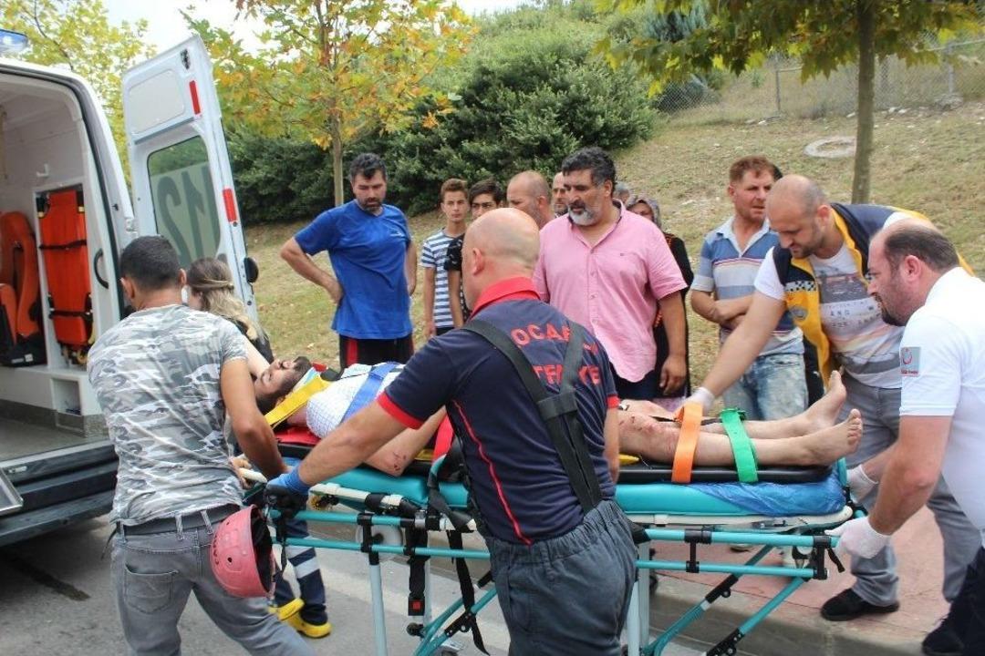 Kontrolden &Ccedil;ıkan 2 Otomobil Kafa Kafaya &Ccedil;arpıştı: 1&rsquo;i Ağır 3 Yaralı