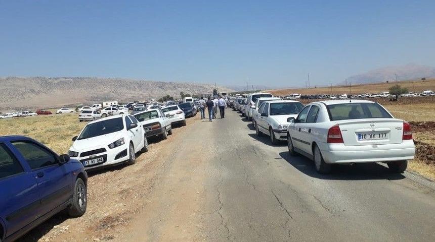 İntihar Eden Baba Ve &Ouml;ld&uuml;rd&uuml;ğ&uuml; 2 Kızının Cenazeleri Defnedildi