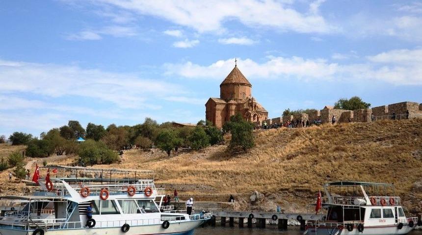 Akdamar’daki Ermeni Ayinine Doğru