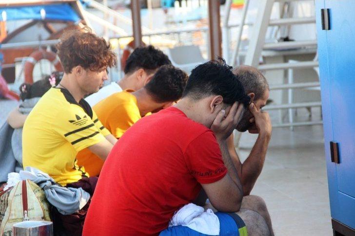 Ege Denizi’nde Batan Bottaki Göçmenleri Tur Teknesi Kurtardı G3