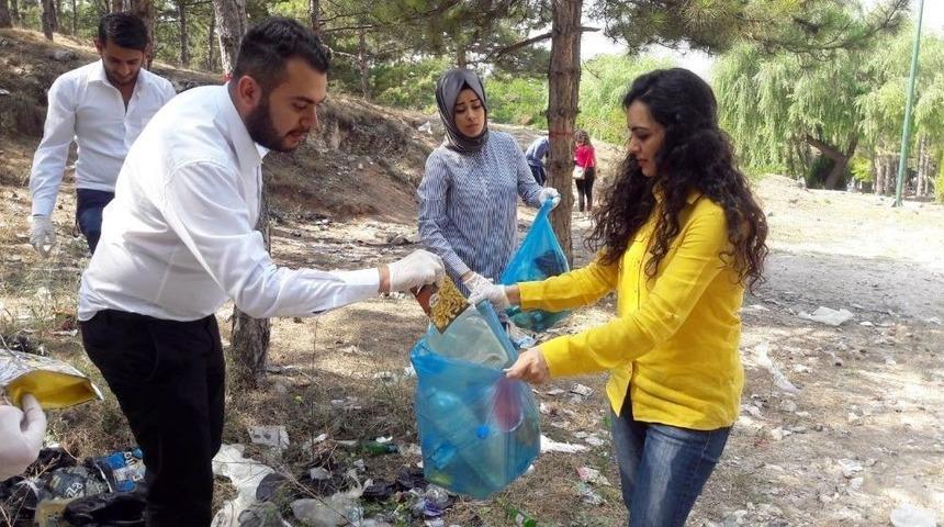 Ak Parti’den Çevre Temizliği Çalışması