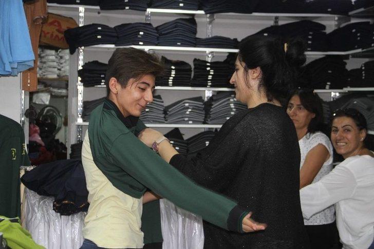 Okulların Açılacak Olması Esnafı Sevindirdi G1