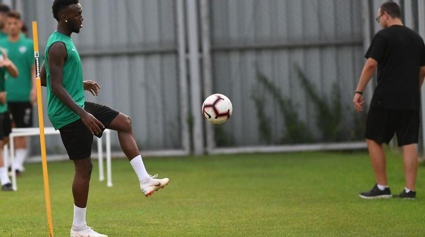 Bursaspor’un Yeni Transferi İlk Antrenmanına Çıktı