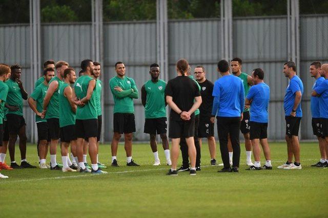 Bursaspor’un Yeni Transferi İlk Antrenmanına Çıktı