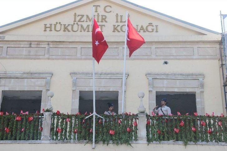 İzmir’in İşgalden Kurtuluşunun Yıl Dönümünde Duygulandıran Tören G3