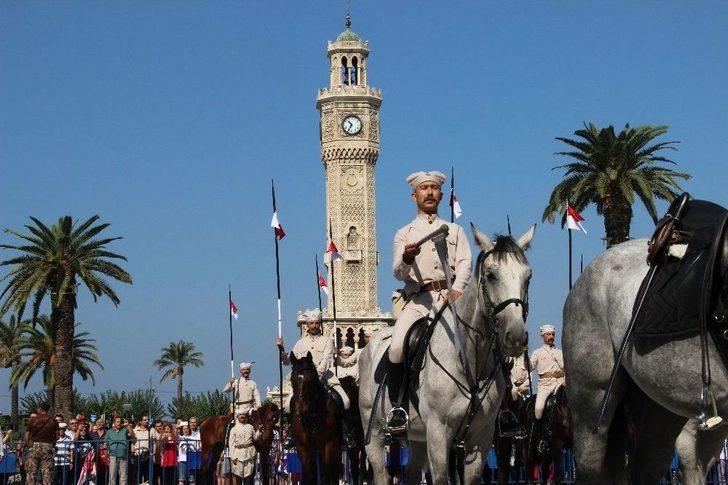 İzmir’in İşgalden Kurtuluşunun Yıl Dönümünde Duygulandıran Tören G4
