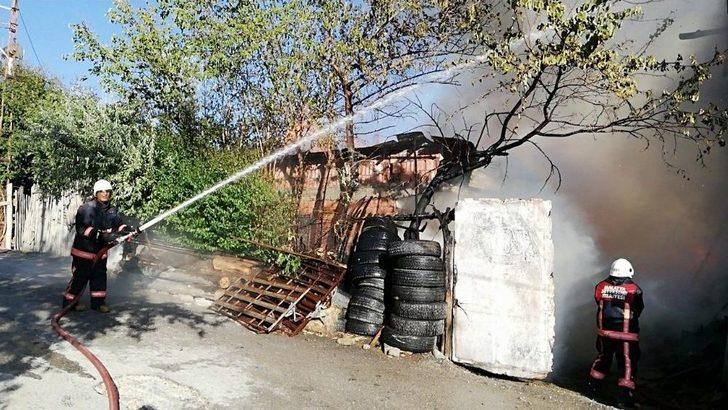 Bahçede Hurdalıkta Çıkan Yangın Evlere Sıçradı G5