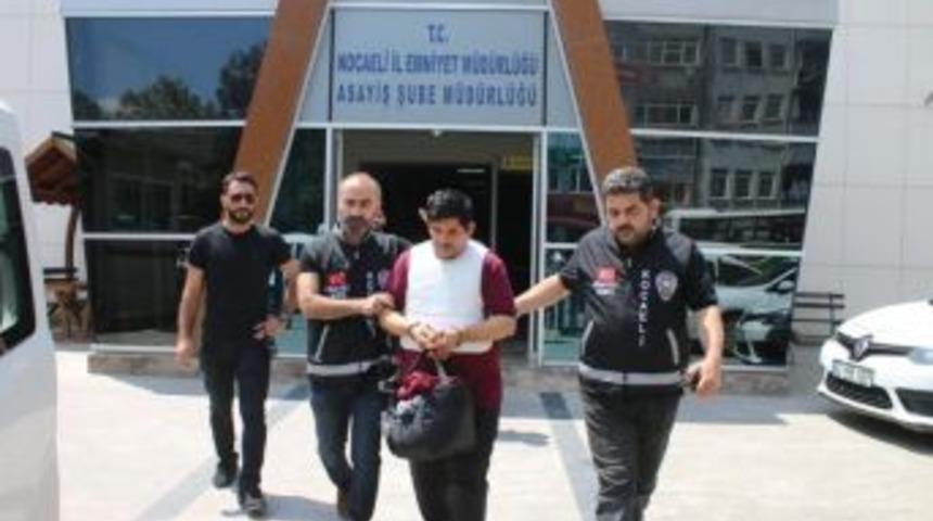 Yeğeni Ve Eniştesini &Ouml;ld&uuml;ren Şahıs Tutuklandı