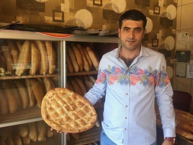 (özel Haber) Esnaftan Dolar Bozdurana Ücretsiz Ekmek Kampanyası