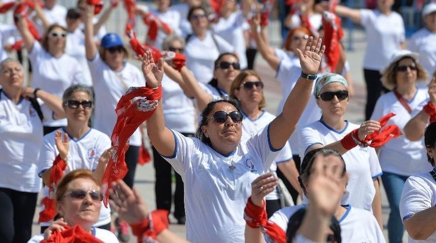 Muratpaşa’da 10 Bin 219 Kişi Spora Adım Attı