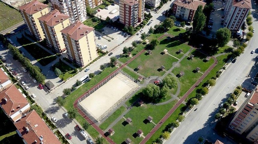 Tepebaşı’nda Parklar Yenileniyor