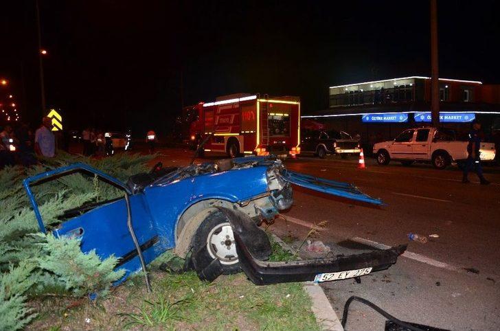 Samsun’da Otomobilin Çarptığı Araç İkiye Bölündü: 2 Ölü, 5 Yaralı G4
