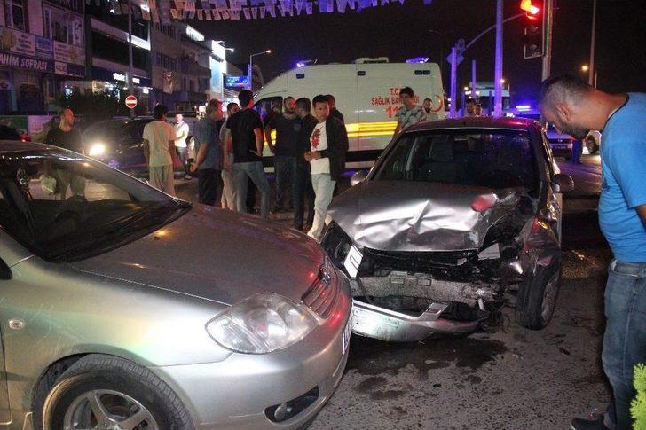 Kocaeli’de 3 Otomobil Birbirine Girdi: 6 Yaralı G3