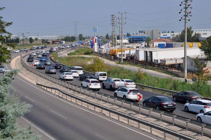 Tatilcilerin Eve Dönüş Çilesi G1