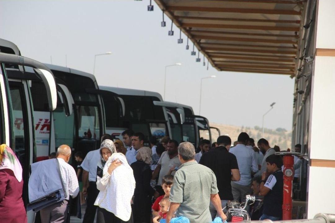 Şanlıurfa Otogarında Bayram D&ouml;n&uuml;ş&uuml; Yoğunluğu