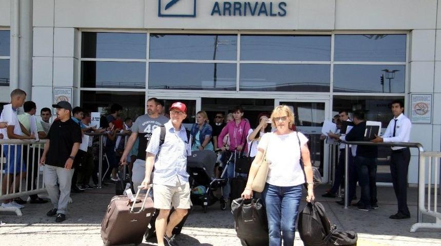 Antalya 9 Milyon Turiste Koşuyor