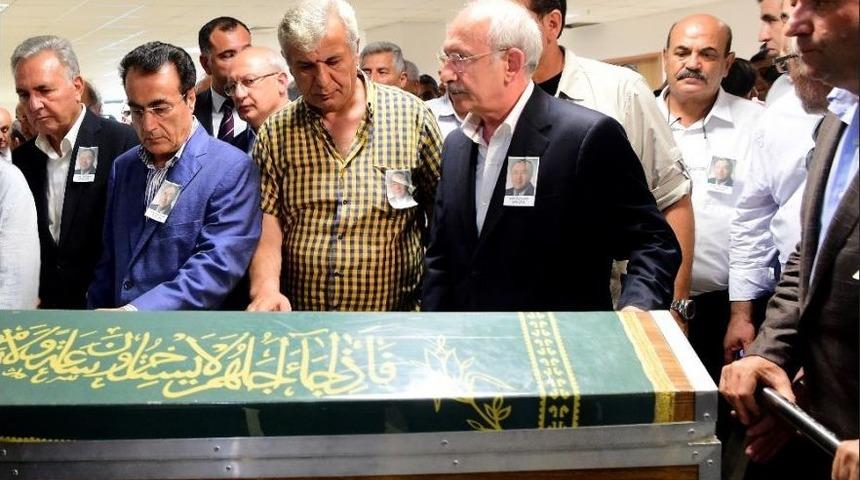 Gazeteci Baki &Ouml;zilhan Son Yolculuğuna Uğurlandı