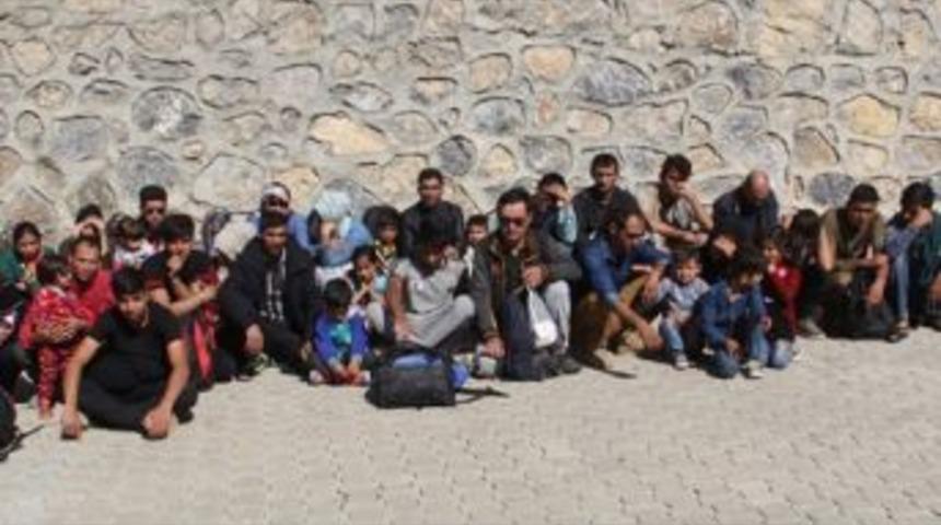 Başkale’de 41 Kaçak Göçmen Yakalandı