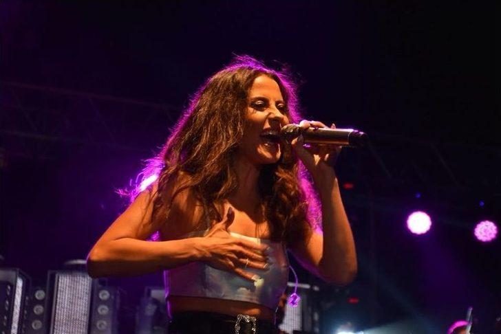 Dursunbey’de Derya Uluğ Ve Bahadır Tatlıöz İzdihamı G5