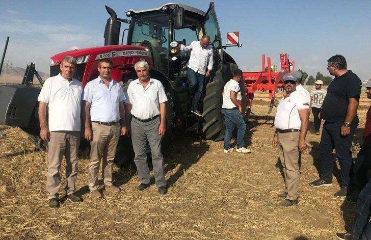 Tarla Gününde Traktörler Görücüye Çıktı G3