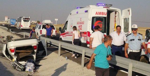Aksaray’da Otomobil Takla Attı: 5’i Çocuk 9 Yaralı