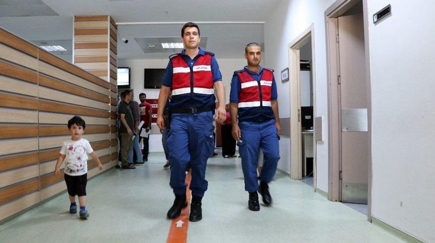 Sağlık &Ccedil;alışanlarına Şiddete Karşı Hastanelerde Jandarma D&ouml;nemi